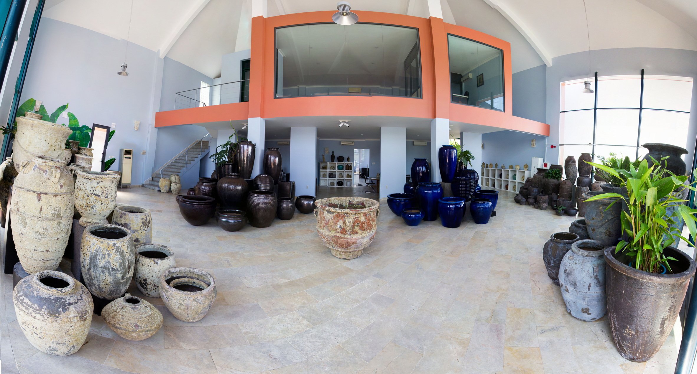  RANGE AT SHOWROOM IN VIETNAM INSDE